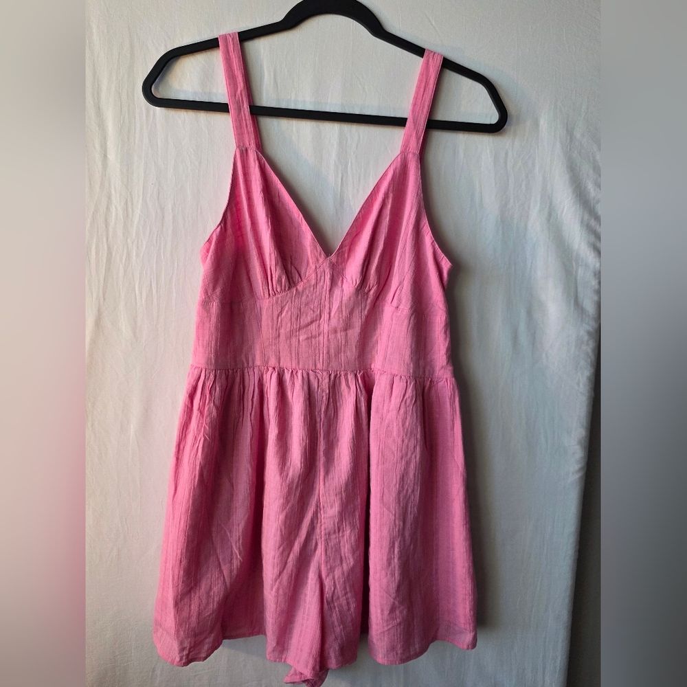 American Eagle Pink V-Neck Romper Boho Summer Coquette Barbiecore Aesthetic